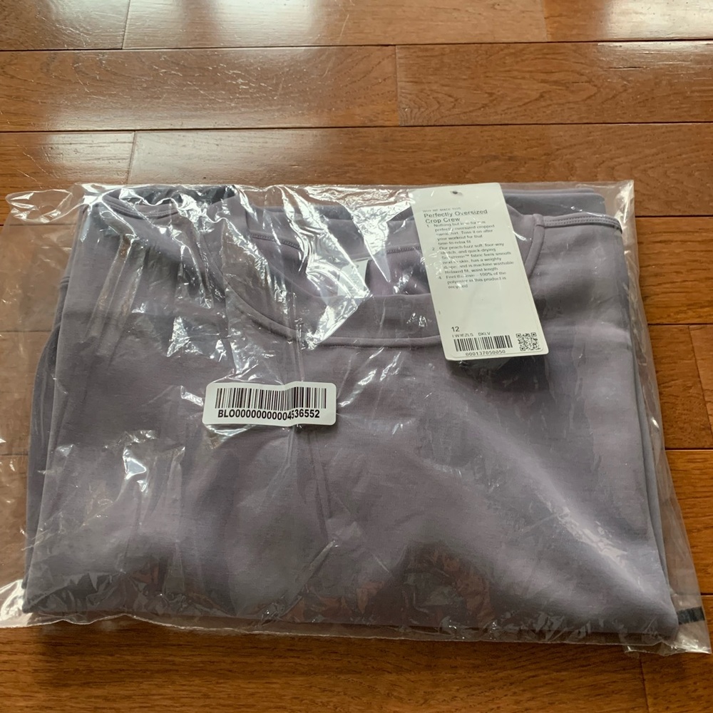 💜LULULEMON PERFECTLY OVERSIZED CROPPED CREW-12💜 - Picture 6 of 8